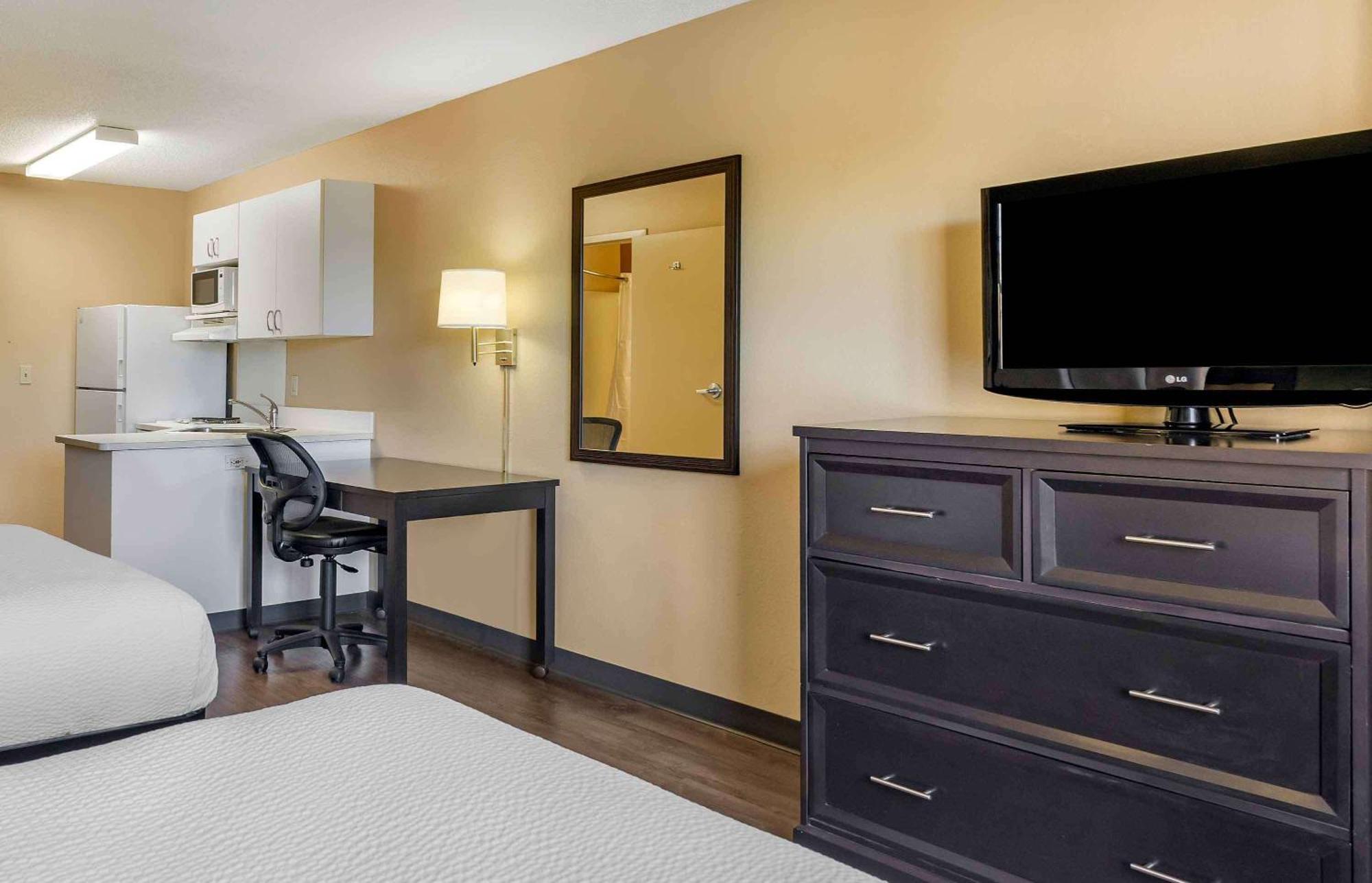 Extended Stay America Suites - St Petersburg - Clearwater - Executive Dr Largo Dış mekan fotoğraf