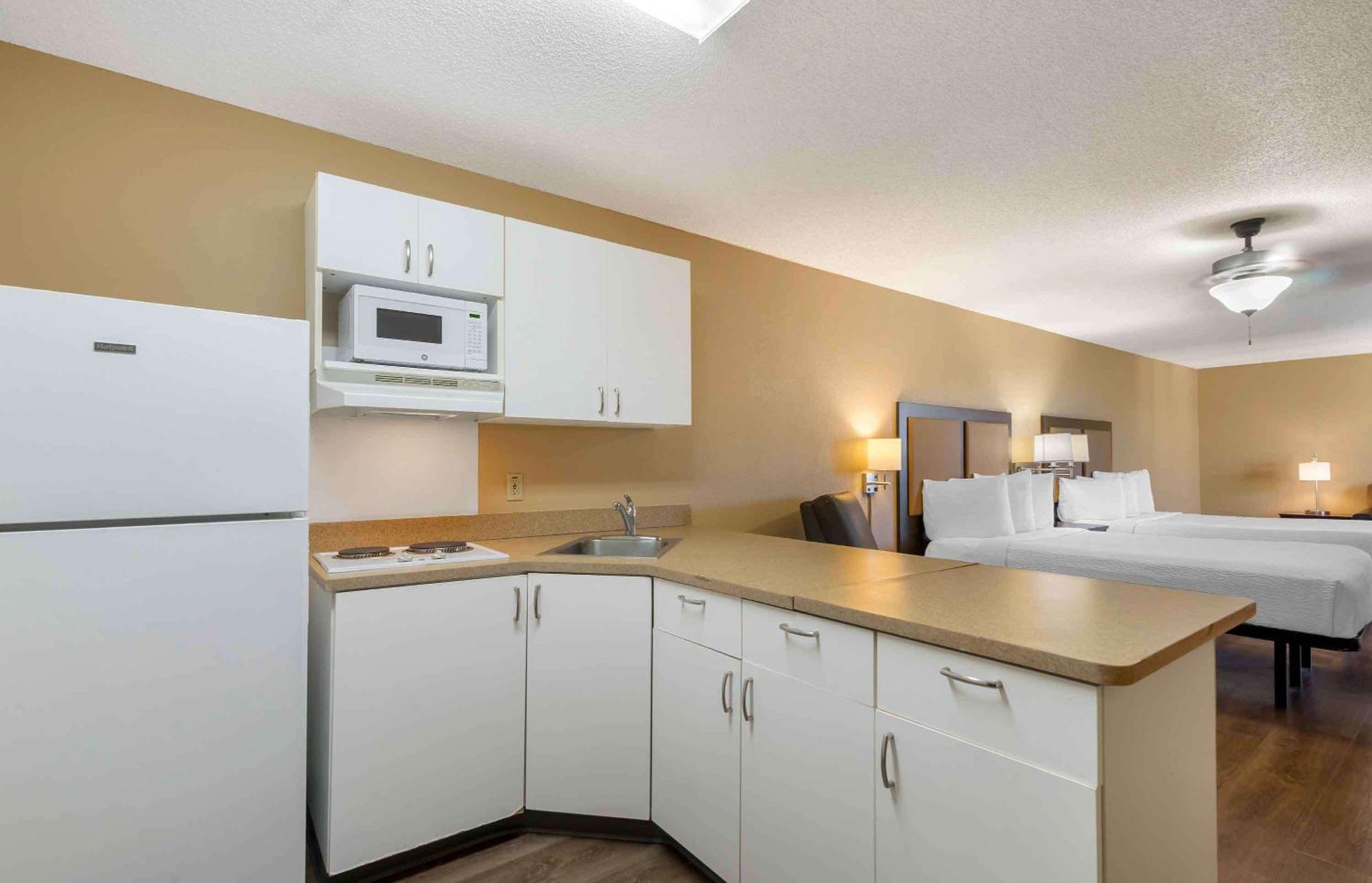 Extended Stay America Suites - St Petersburg - Clearwater - Executive Dr Largo Dış mekan fotoğraf