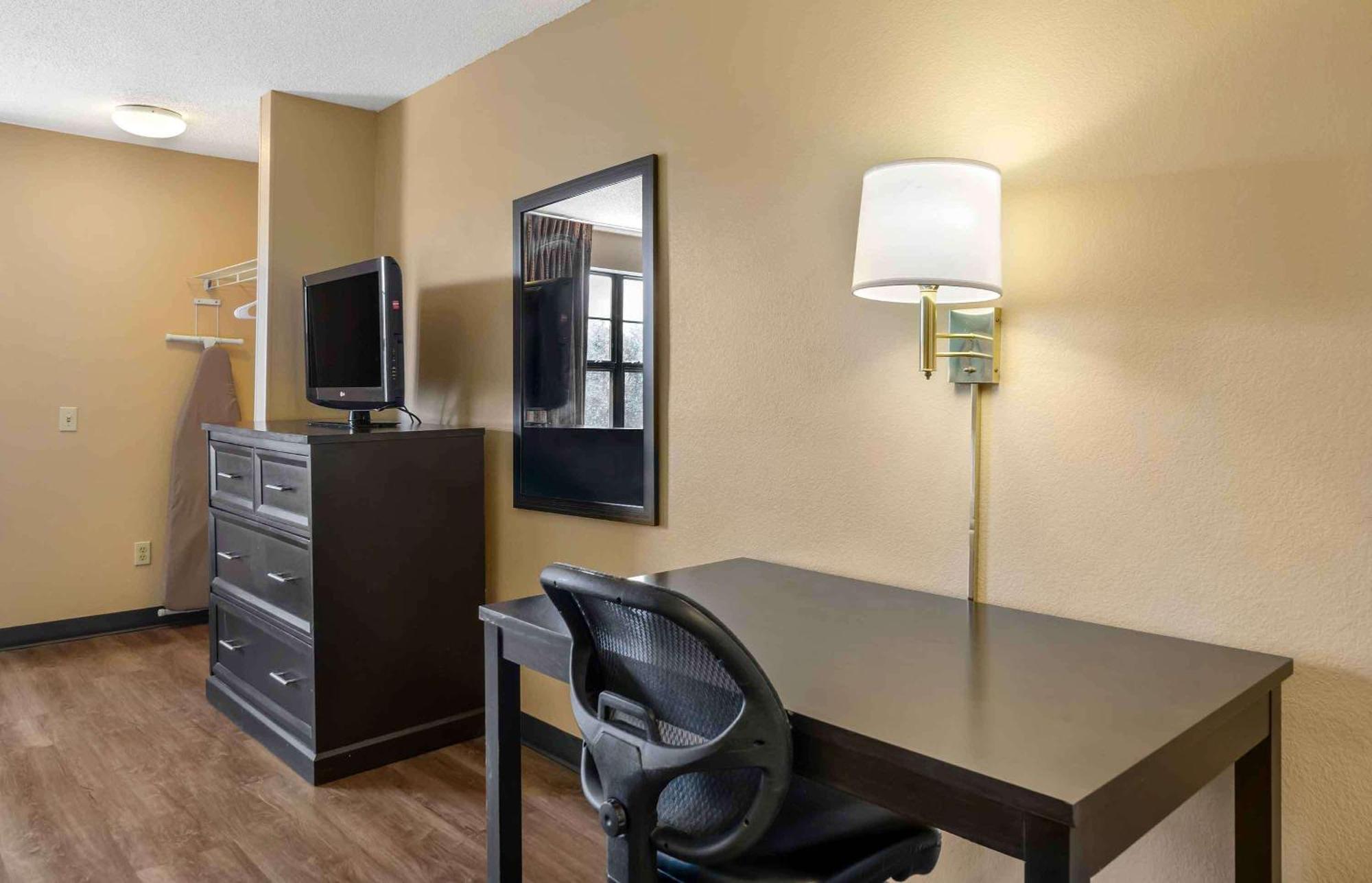 Extended Stay America Suites - St Petersburg - Clearwater - Executive Dr Largo Dış mekan fotoğraf