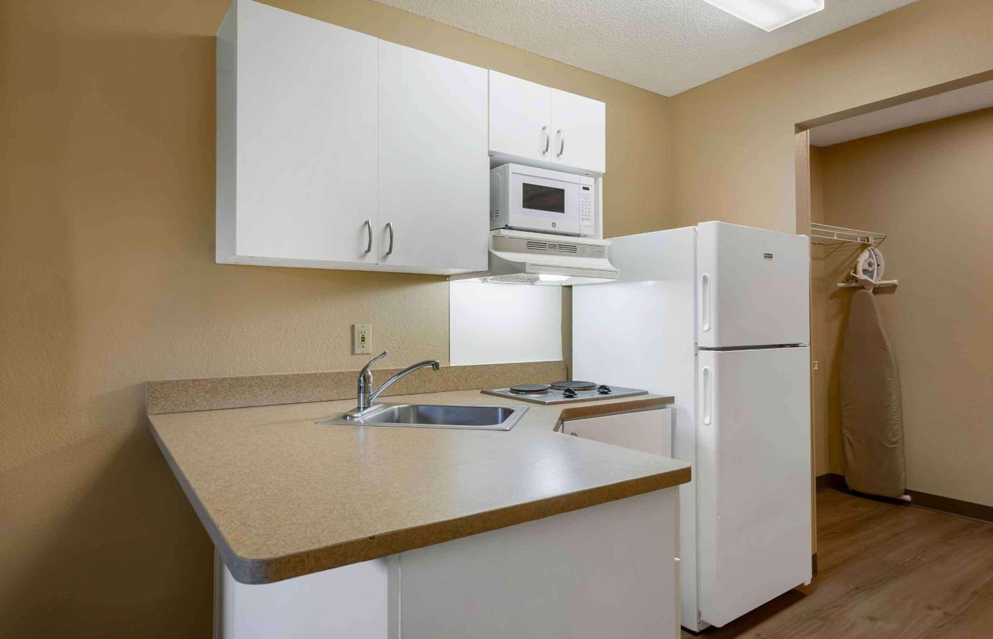 Extended Stay America Suites - St Petersburg - Clearwater - Executive Dr Largo Dış mekan fotoğraf