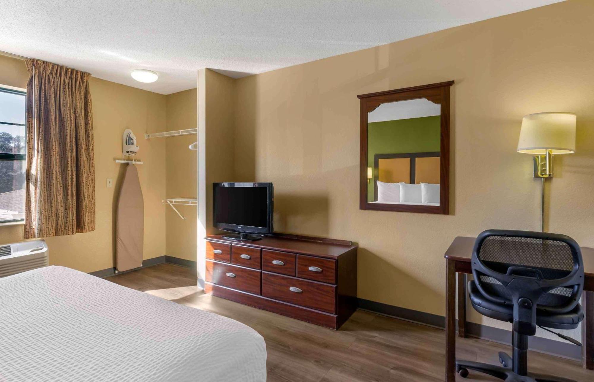 Extended Stay America Suites - St Petersburg - Clearwater - Executive Dr Largo Dış mekan fotoğraf