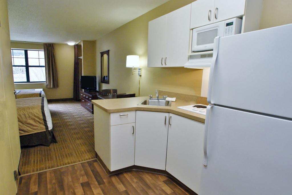 Extended Stay America Suites - St Petersburg - Clearwater - Executive Dr Largo Dış mekan fotoğraf